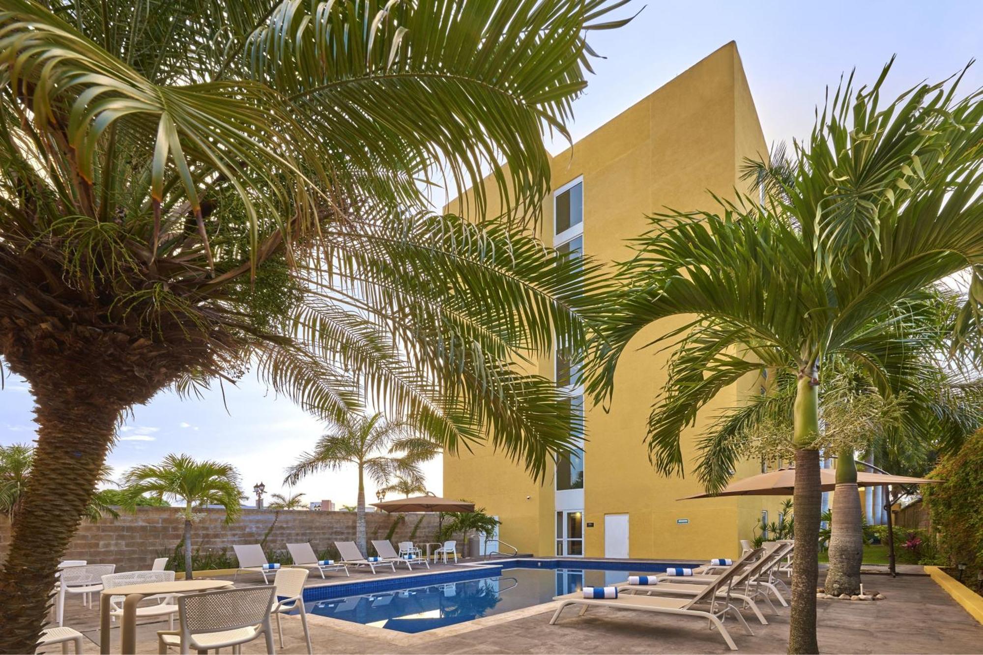 City Express By Marriott Tampico Hotel Exterior photo