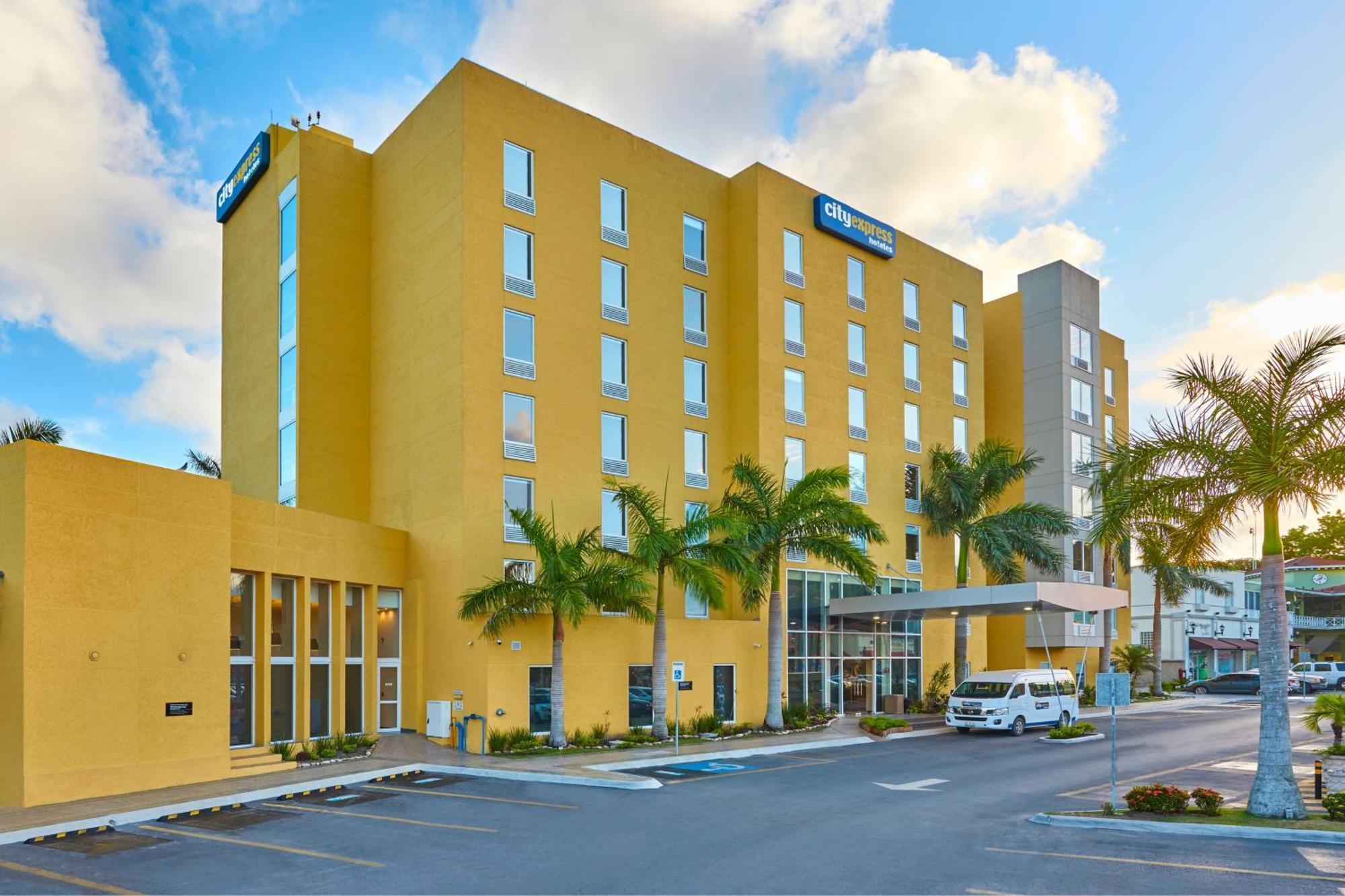 City Express By Marriott Tampico Hotel Exterior photo